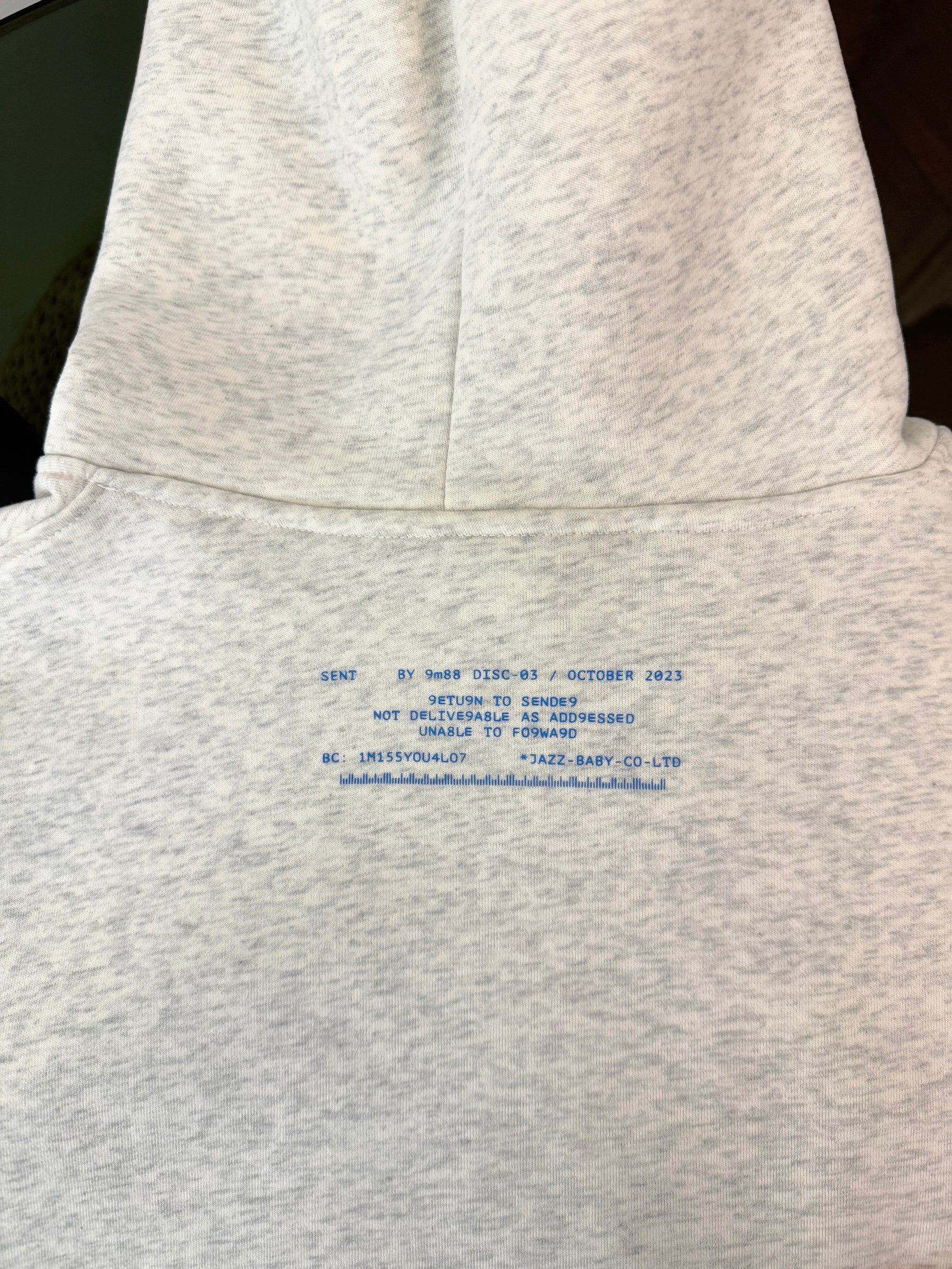 J8zzB8by帽踢 Hoodie (Unisex Small)